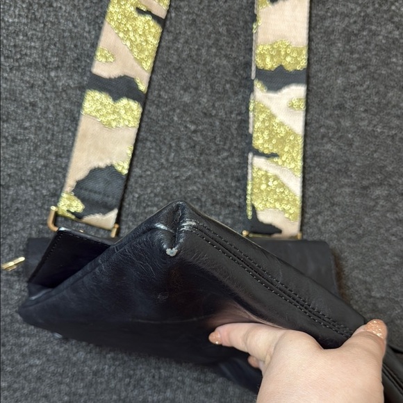 Thomas and Lee Black Leather Crossbody Bag With Guitar Strap - Picture 4 of 11